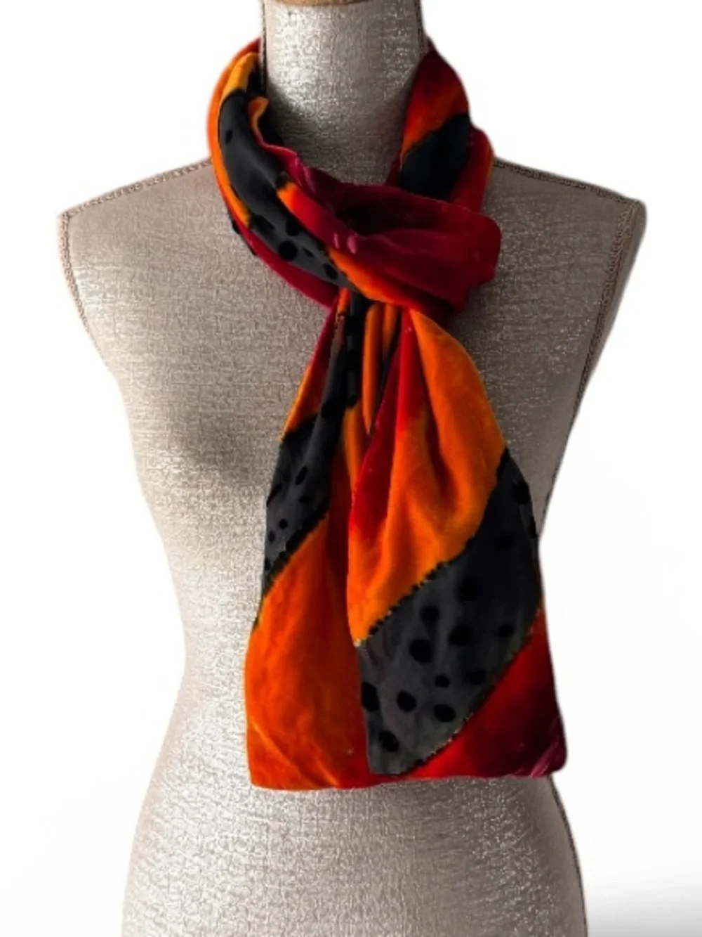 Saipet textural bold